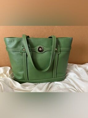 Dooney & Bourke Green Leather Tote Handbag - Classic Everyday Shoulder Bag